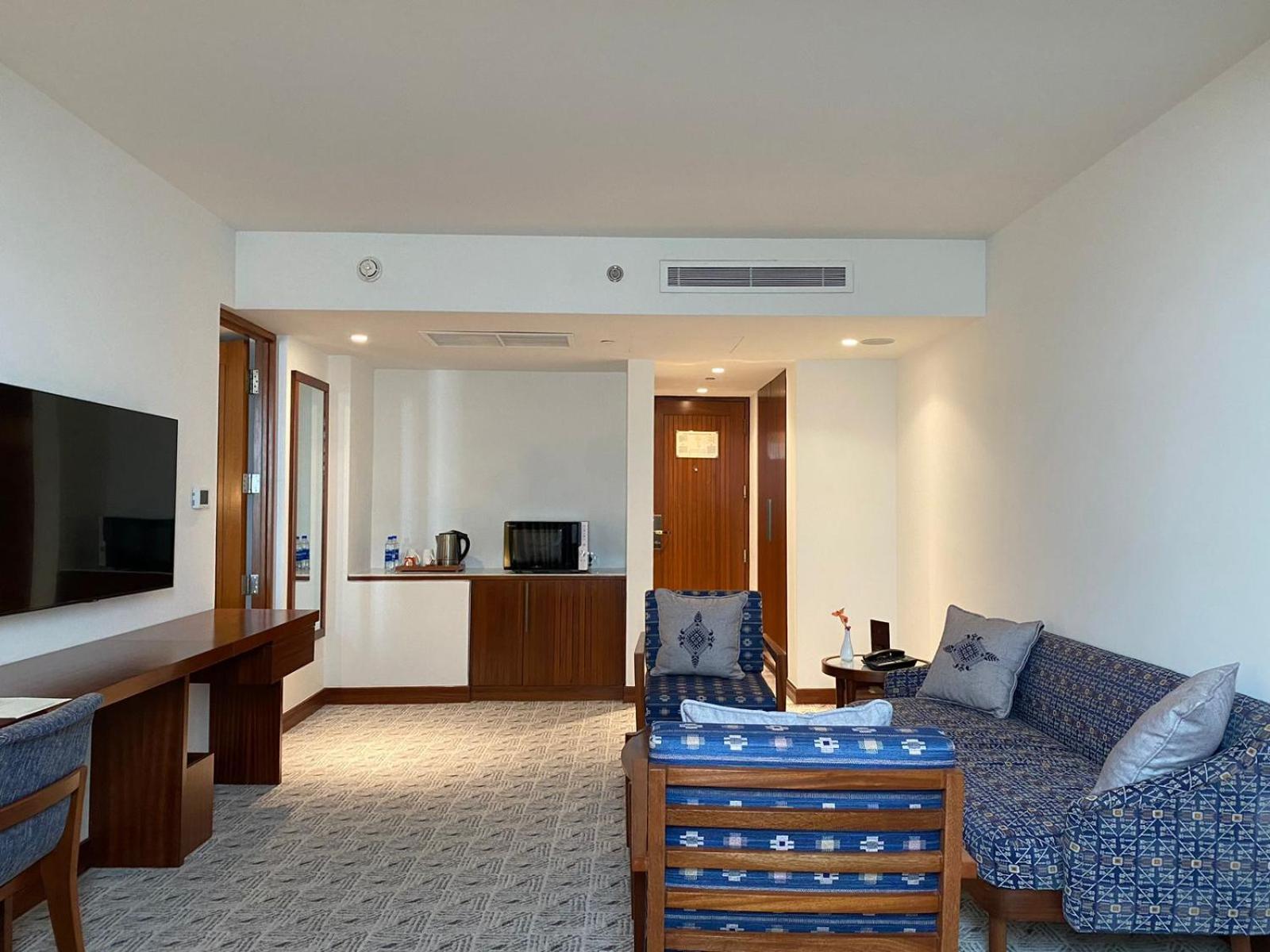 Peshawar Serena Hotel Екстер'єр фото
